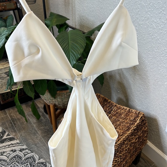 RARE House of CB ‘Aretina’ White Stretch Crepe Bralette Dress NWOT - Picture 10 of 10